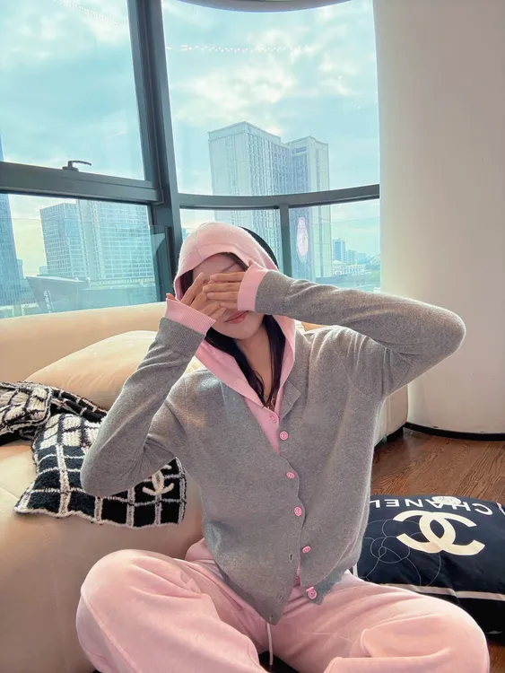 【LUXINIUYA】懒人叠穿 ‘羊绒+羊毛’撞色假两件连帽针织衫#QDS453