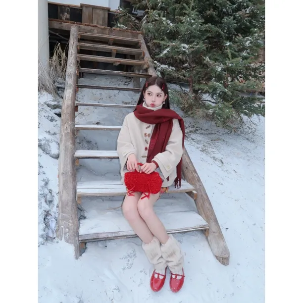 赵小小【乔亚牧歌】10385 冬季百搭气质时尚蝴蝶结牛角扣毛呢外套女