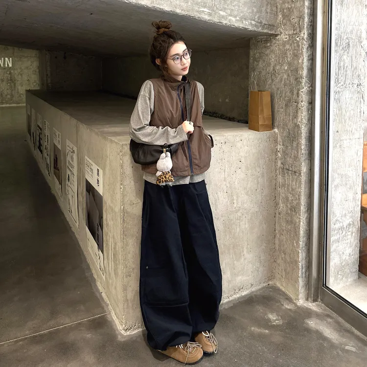 早秋季新款韩系松弛感穿搭咖色马甲外套叠穿T恤上衣阔腿裤套装女