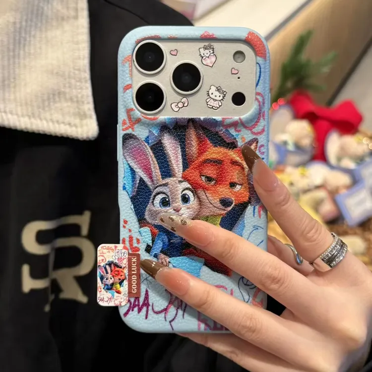 破洞朱迪尼克标签适用苹果17/16皮纹手机壳小米15vivo华为p70oppo