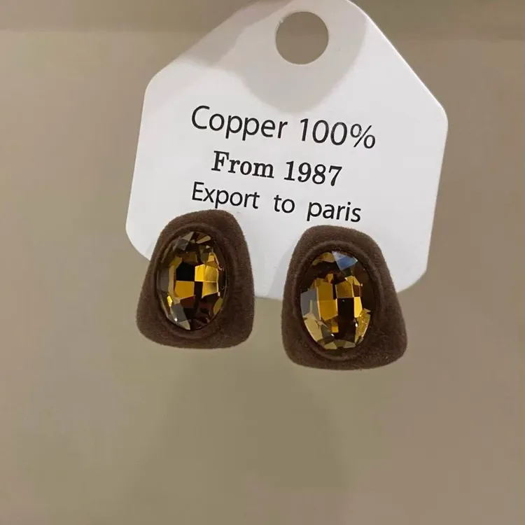 铜合金耳饰 特别洋气~轻奢不规则秋冬植绒咖色香槟锆耳环 A215