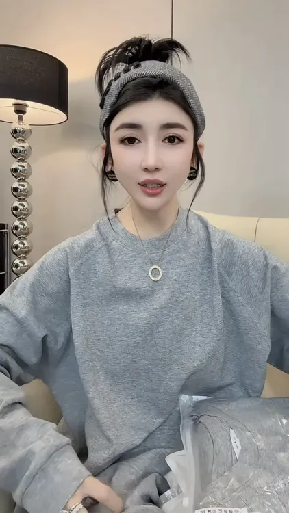 侧开衩中长款遮臀长袖T恤卫衣女2025春秋薄款休闲宽松上衣