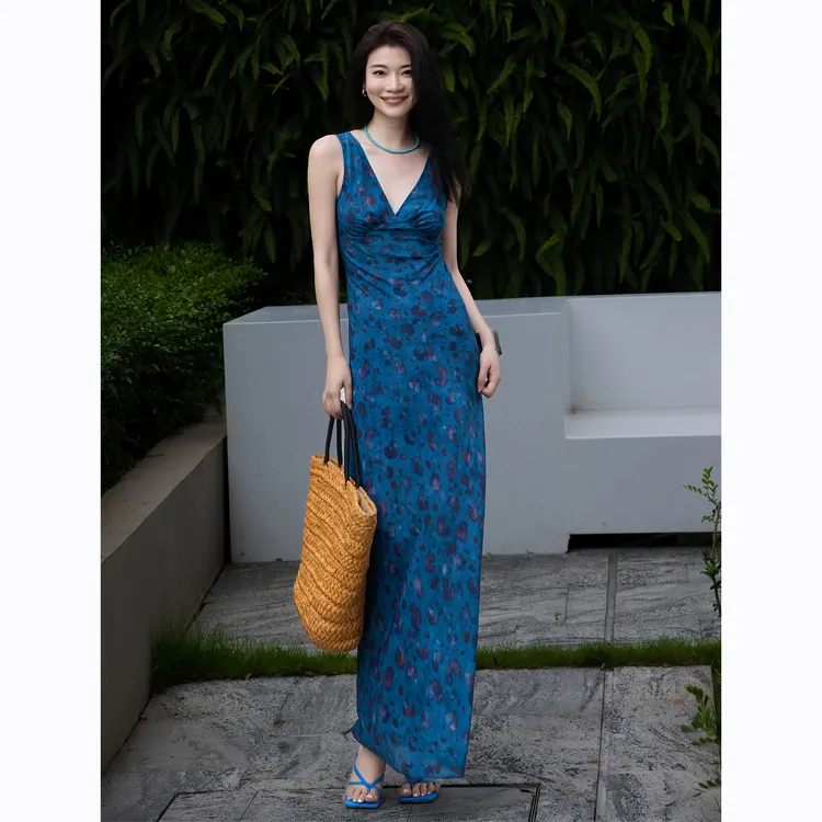 ZEROYK夏款真丝印花斜裁收腰V领长裙高级度假法式收腰无袖连衣裙