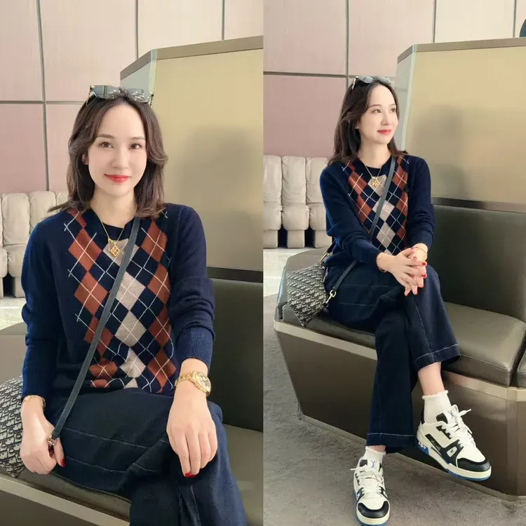 JDND轩羽【经典菱格】100%羊毛经典显瘦菱格针织毛衣XY25574
