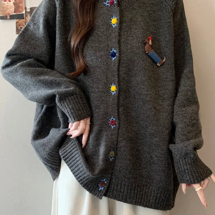 潮流腊肠小狗彩扣刺绣毛衣外套女秋冬大码胖mm中长款加厚针织开衫