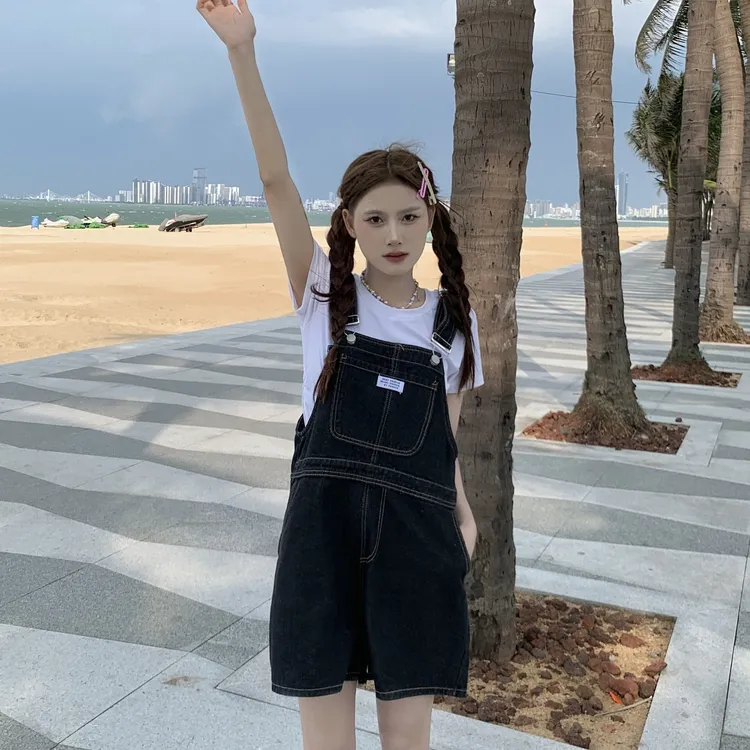 减龄气质设计感牛仔背带短裤女夏季2025薄款大码高级感洋气连体裤