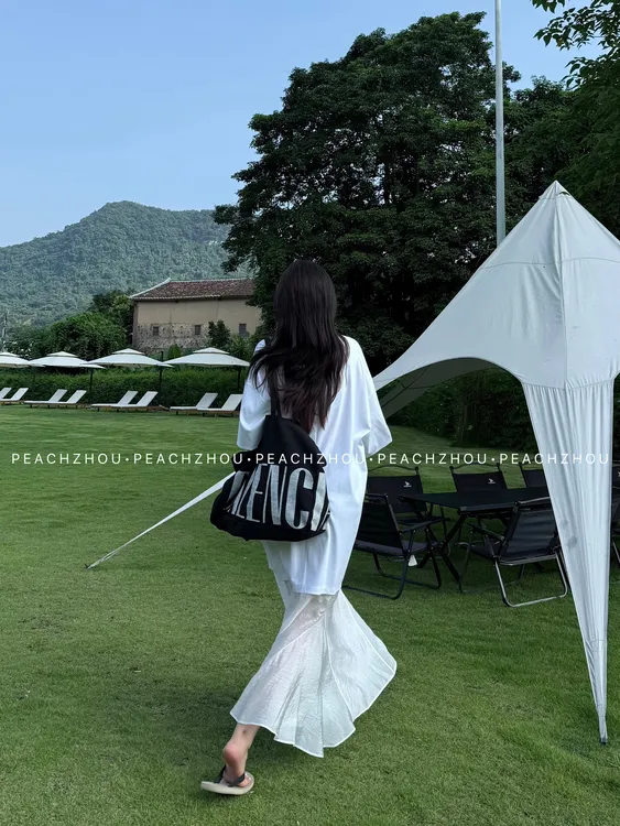 『PEACHZHOU』梭织拼接半系扣宽松圆领短袖气质显瘦裙摆长款连衣裙