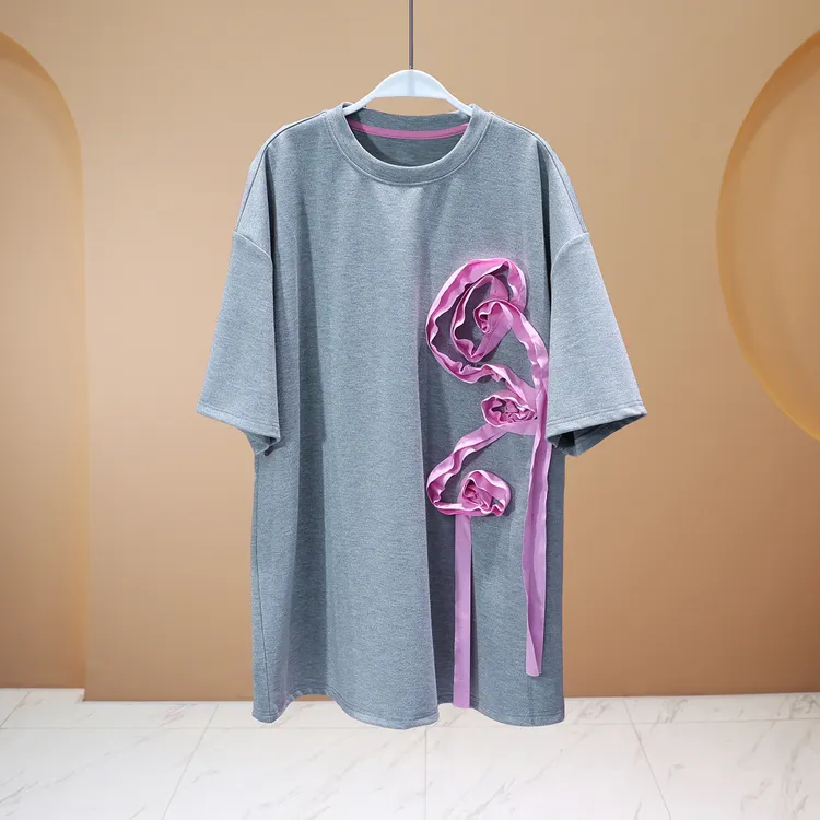 【LIANG哥女装】2025设计欧货新品银灰色立体盘花挺阔大版T恤6503A