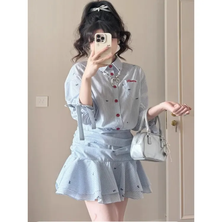 韩系翻领中袖收腰衬衫裙蓝白条纹连衣裙女春夏季新款荷叶边百褶裙