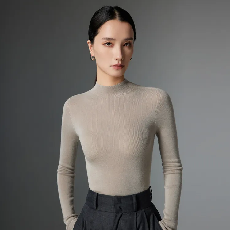 一线成衣精纺半高领羊毛衫女无缝修身内搭薄款针织打底毛衣