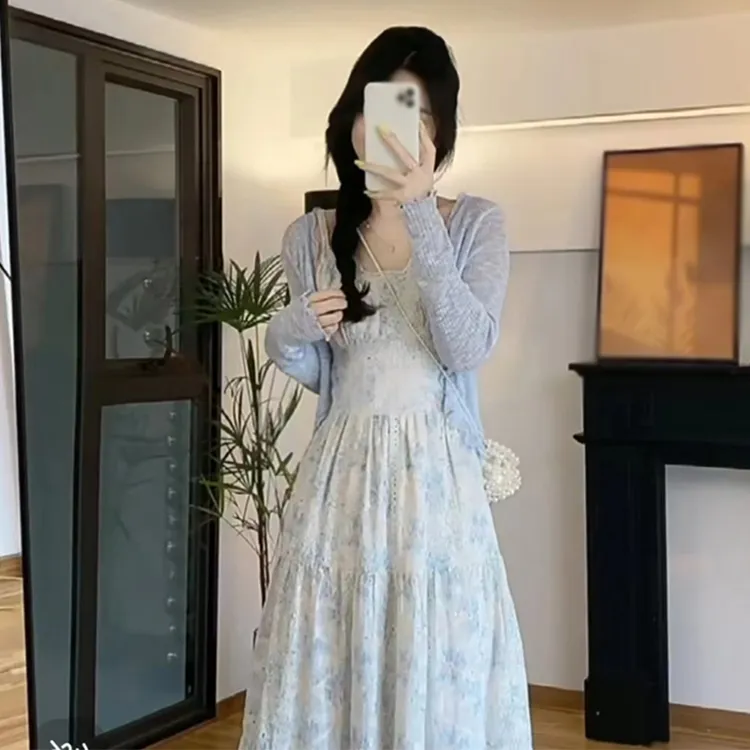 2315法式茶歇吊带碎花连衣裙子女春夏季新款收腰显瘦蕾丝气质长裙