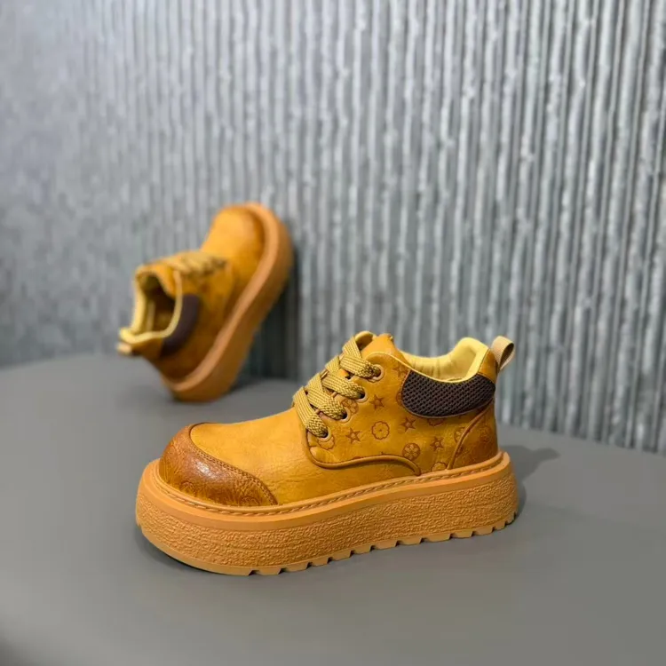 秋冬季新款男士日常轻奢英伦风潮款耐磨潮鞋加绒休闲马丁靴百搭