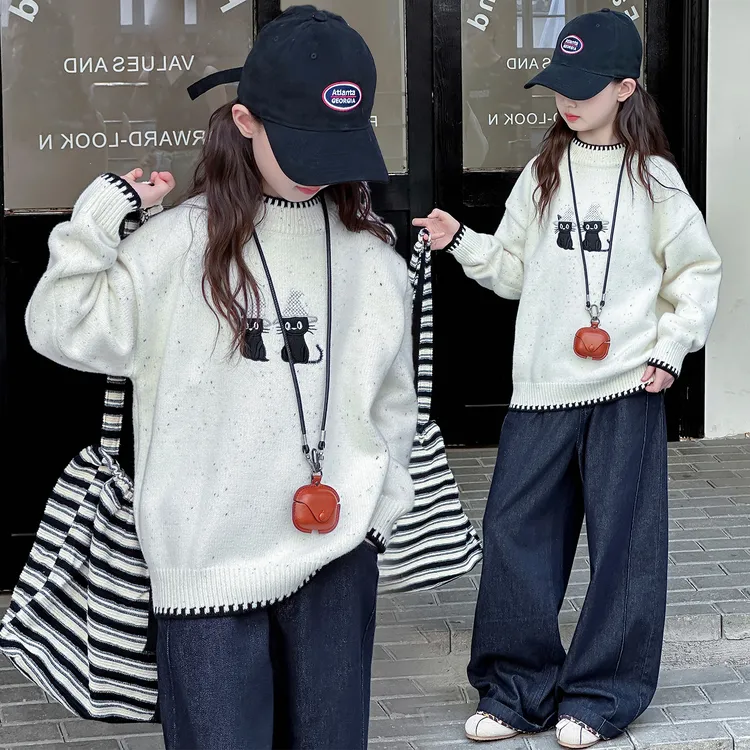 女童秋冬款毛衣2025新款6-12岁中大童洋气休闲保暖卡通针织衫上衣