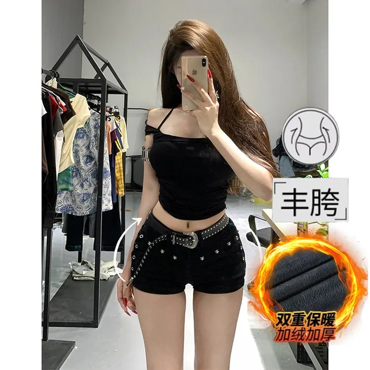 加绒低腰铆钉丰胯提臀牛仔短裤女2025冬季新款百搭性感显瘦热裤