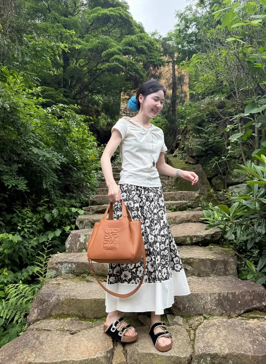 设计感不对称扭结短袖T恤2025夏季新款极简不对称上衣百搭半身裙