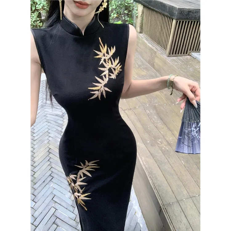 新中式国风无袖背心连衣裙女夏季刺绣旗袍裙修身长裙收腰包臀裙子