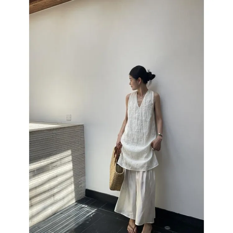 提花镂空刺绣连衣裙女夏季法式复古宽松显瘦假两件拼接无袖长裙子