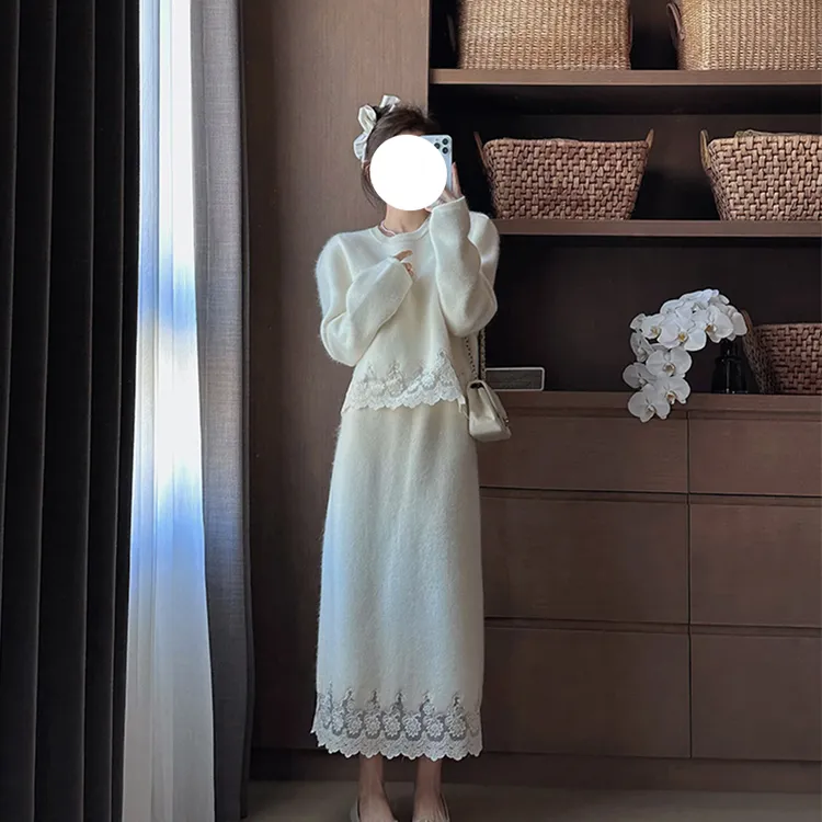 法式温柔蕾丝拼接圆领针织毛衣冬季大码胖MM气质名媛时尚内搭上衣