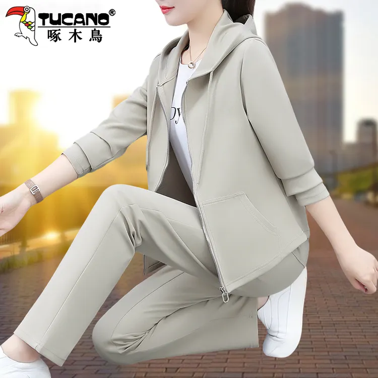啄木鸟运动套装女春秋2025新款中年妈妈女装卫衣休闲服三件套