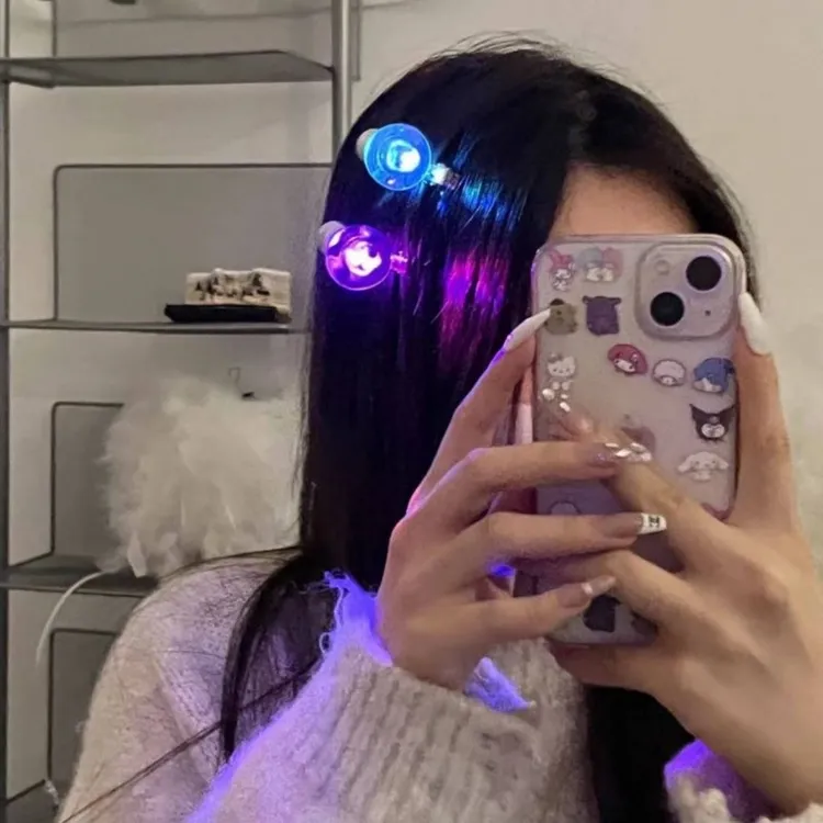 会发光的电灯泡发夹女仿真搞怪发卡趣味搞笑小灯泡刘海鸭嘴一字夹