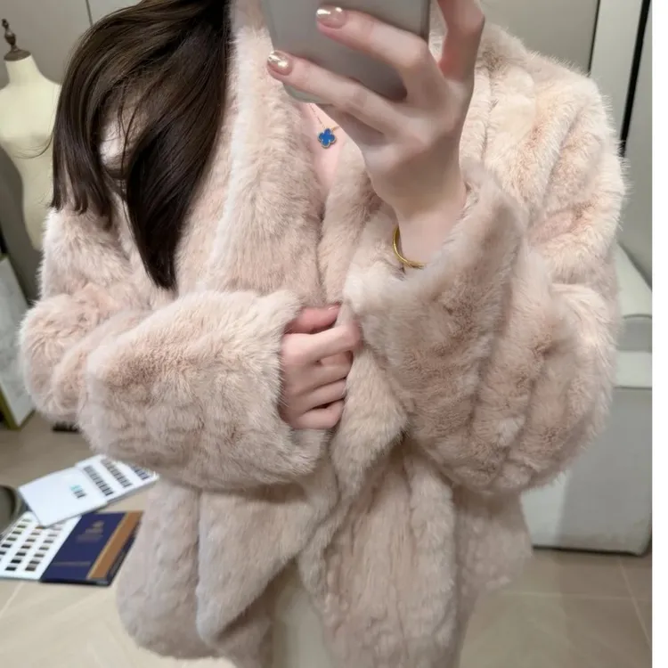 高级感温柔感毛绒长袖女小香风冬季翻领短外套短款轻奢加厚秋冬