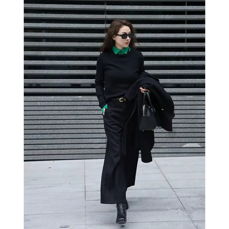 【容雨RYHOME】绵羊毛混纺经典黑白撞色Polo领打底衫253M3120