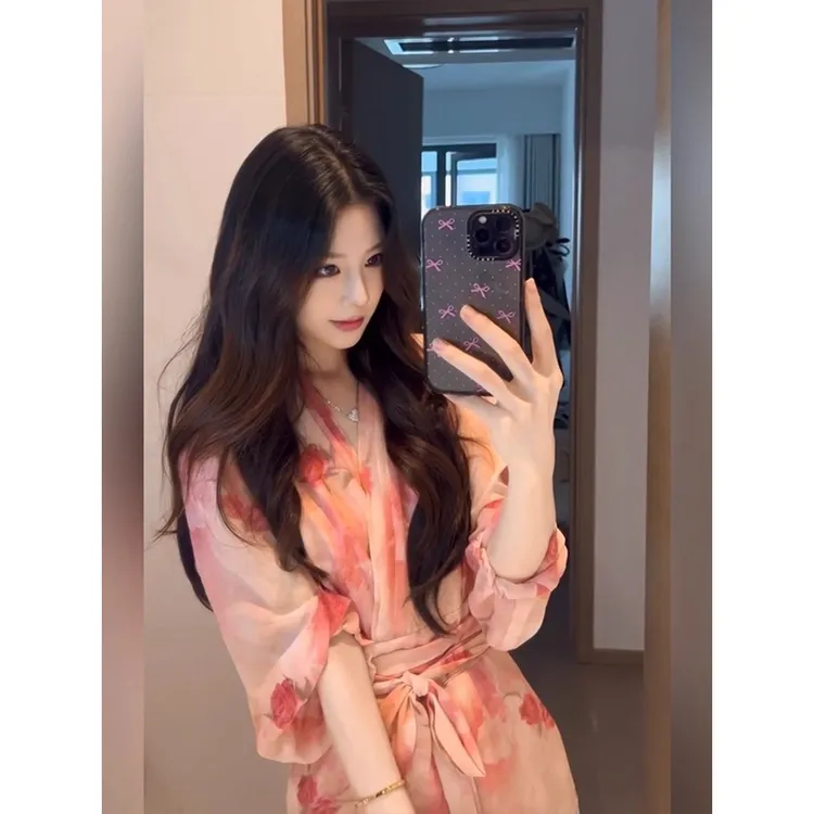 清纯系甜美穿搭独特漂亮掐腰粉色植物印花连衣裙女夏日绝美小裙子