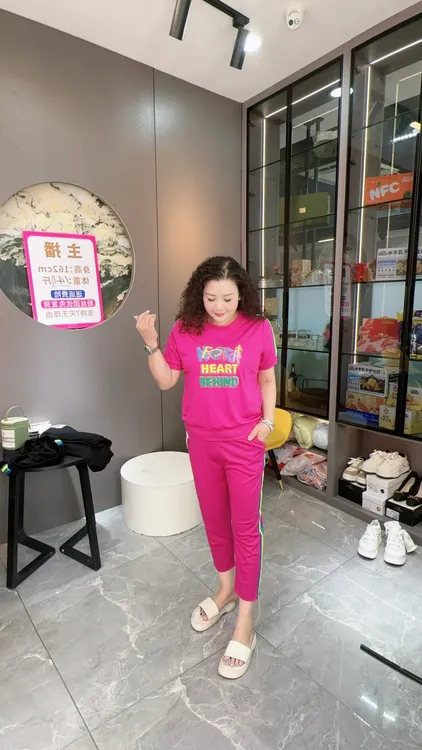 0666拼接休闲英文字母减龄套装9071