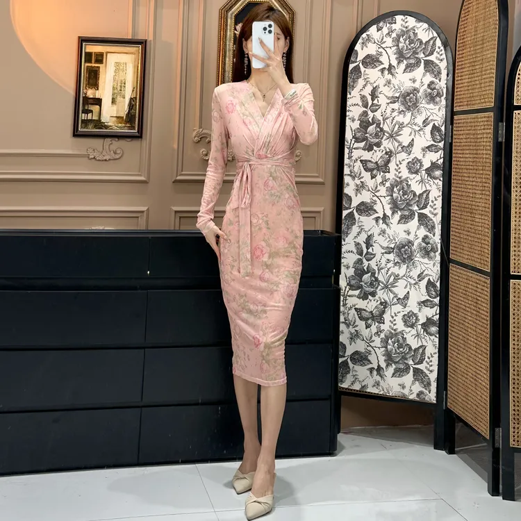 气质女人味轻奢V领绑带长袖花色印花显瘦修身包身百搭开衩连衣裙