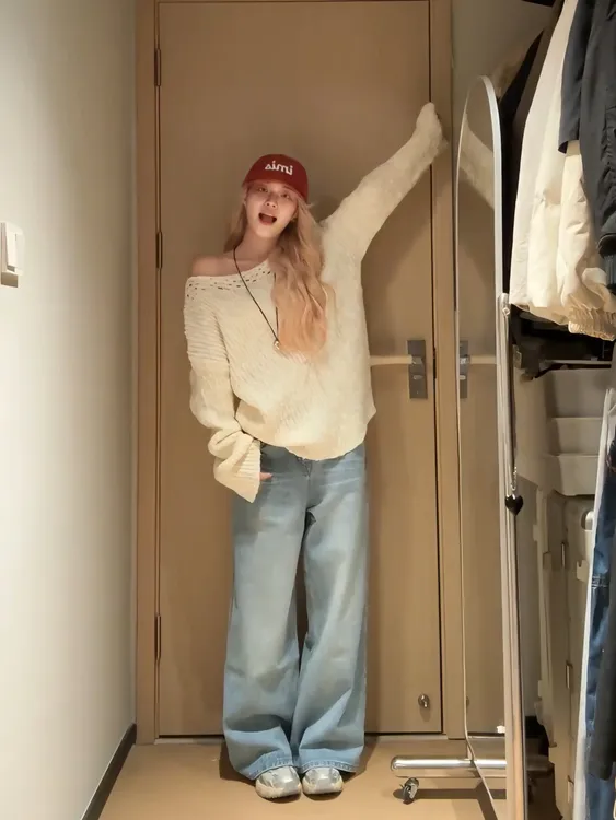 2025秋季新款韩系通勤一整套穿搭露肩气质上衣高腰牛仔阔腿裤套装