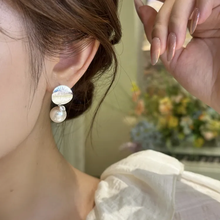  银色拉丝珠珠耳钉高级感气质绝美高级感耳饰A-28