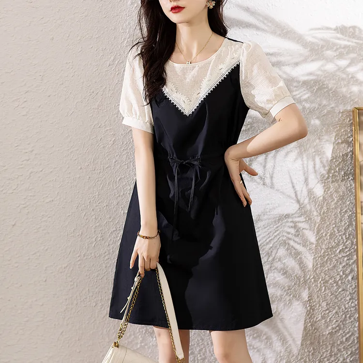 新款设计感2025圆领撞色系带收腰气质小众连衣裙