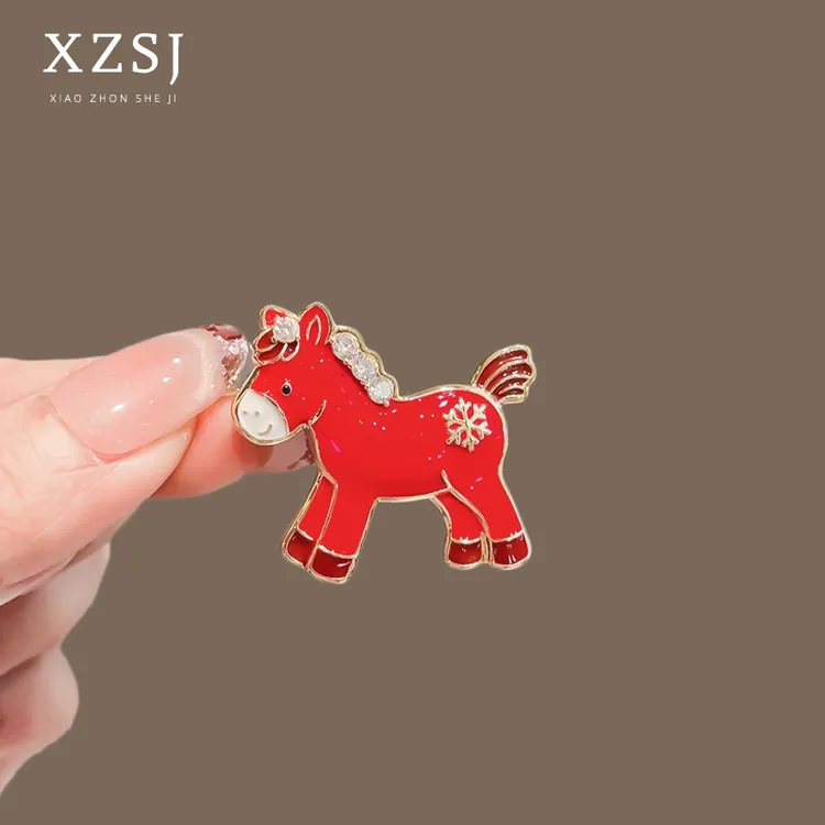 铜珐琅胸针 本命年生肖红色小马别针女新款高端时尚胸花大衣配饰