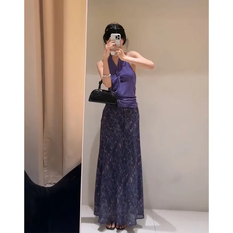 2025夏季新款法式设计感修身挂脖无袖上衣气质高腰显瘦碎花半身裙