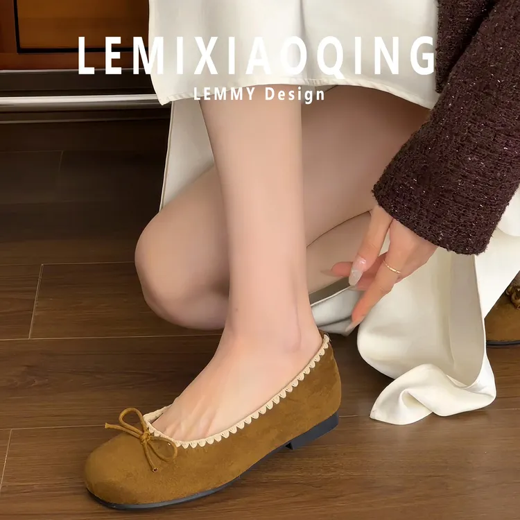 加宽版~法式复古软皮浅口单鞋新款2025一脚蹬软底大码女鞋41-43码