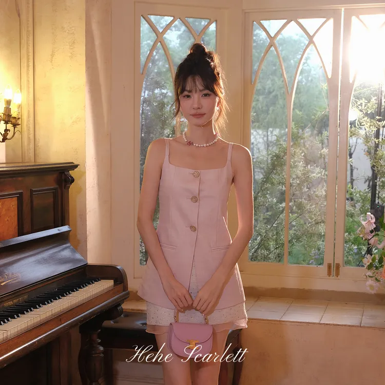 你的呵呵scarlett|法式高级柔光感琥珀质感纽扣收腰西装吊带