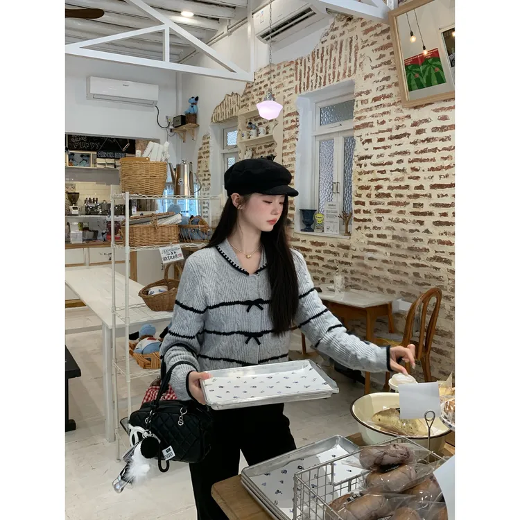 切糕自制【西西莉亚】小个子秋冬女设计感甜美减龄拼接毛衣