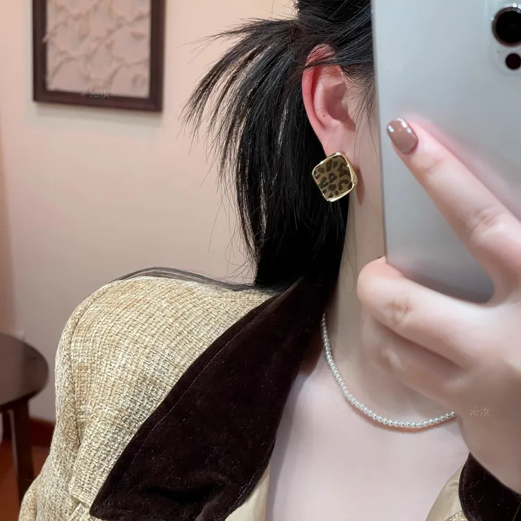 【沁汝饰品】FM732豹纹几何菱形耳钉设计法式复古