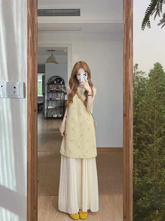 2025夏季新款小香风蝴蝶结无袖背心挂脖连衣裙高腰百褶裙两件套女