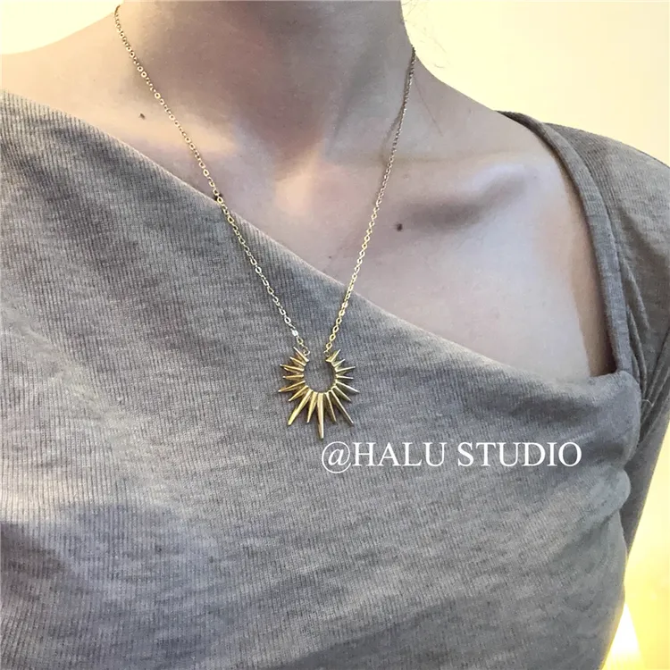 钛钢项链  ins风太阳项链钛钢百搭小众设计感项链精致毛衣链