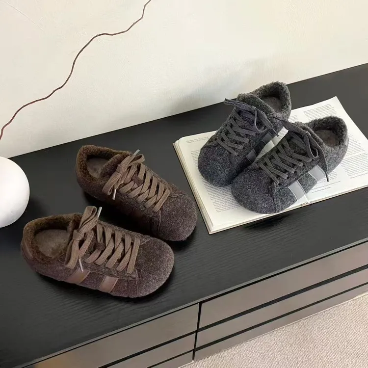 板鞋毛呢冬款加绒休闲鞋百搭女士