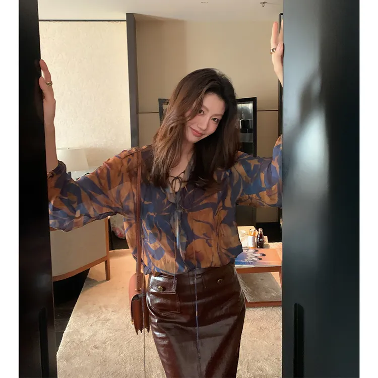 【ALONE SAVOR】龍喜儿油画少女人丝灯笼袖衬衫晕染系带捏褶K674