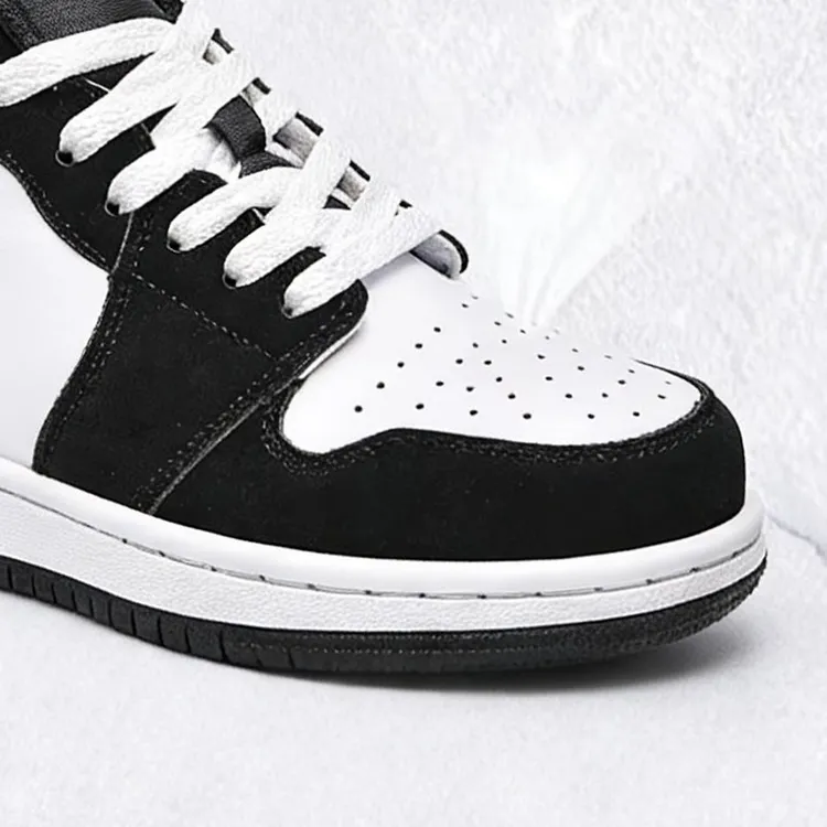 品牌男鞋2025秋冬新款经典休闲板鞋情侣百搭女士运动鞋学生小白鞋