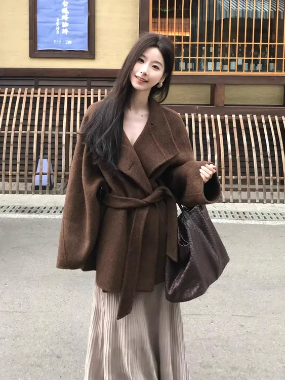 2025秋冬季新款毛呢外套小个子赫本风高级感正流行气质呢子大衣女