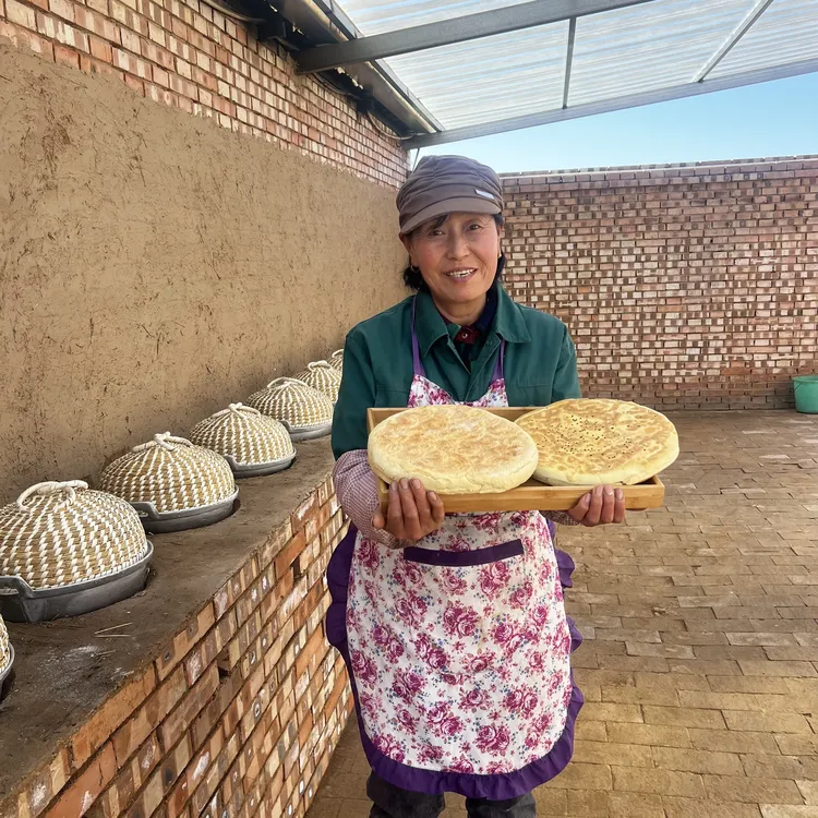 甘肃传统锅盔炭火烤制老酵母发面纯手工制作甘肃柴火馍馍