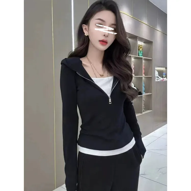 MosesQueen/魔西女王码假两件长袖t恤打底衫显瘦百搭内搭上衣v领