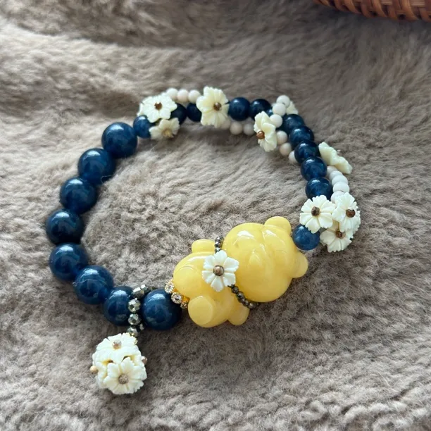吉月蜜蜡维尼熊花花ab款精美手串
