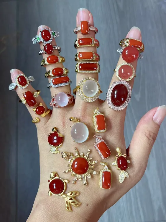 天然原矿纯手工南红玛瑙精品界面多样性发一