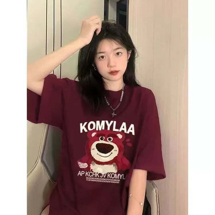 2025夏季新款玫红色t恤女学生草莓熊印花短袖宽松小个子遮臀上衣