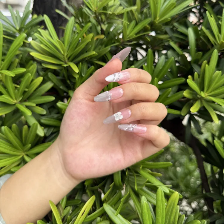 纯手工穿戴甲猫眼带钻长款显白百搭美甲妆扮